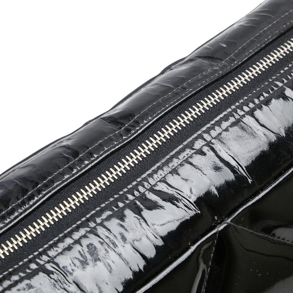 シャネル マトラッセ 斜め掛け ショルダーバッグ ブラック パテントレザー レディース CHANEL 【中古】