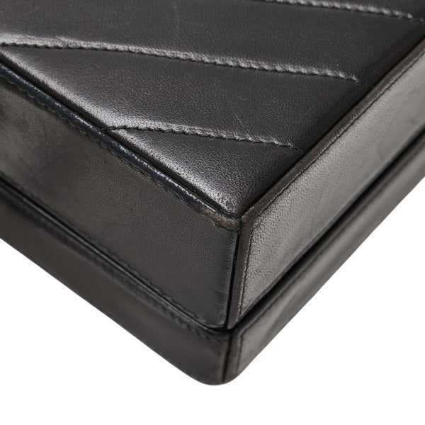 シャネル シェブロン Vステッチ ショルダーバッグ ブラック ラムスキン レディース CHANEL 【中古】