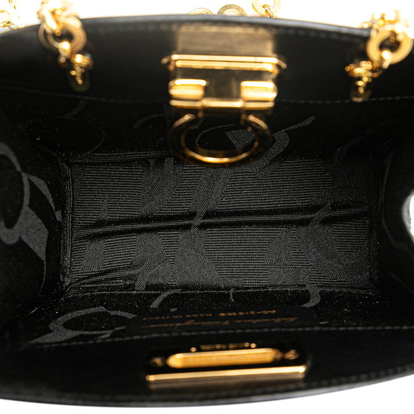 サルヴァトーレフェラガモ ガンチーニ ミニ チェーン ショルダーバッグ AQ-216150 ブラック ゴールド レザー レディース Salvatore Ferragamo 【中古】