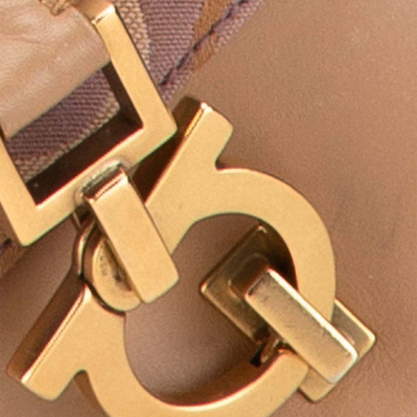 サルヴァトーレフェラガモ ガンチーニ 斜め掛け ショルダーバッグ AU-21/5800 パープル ベージュ ホワイト キャンバス レザー レディース Salvatore Ferragamo 【中古】