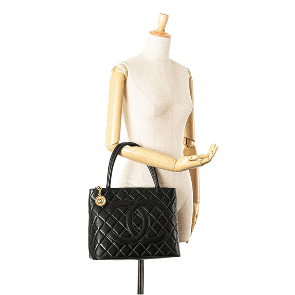 シャネル 復刻トート トートバッグ ブラック ゴールド金具 ラムスキン レディース CHANEL 【中古】