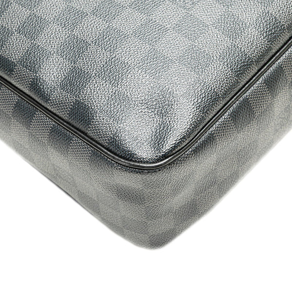 ルイ ヴィトン ダミエ グラフィット ダニエルMM 斜め掛け ショルダーバッグ N58029 ブラック PVC レザー メンズ LOUIS VUITTON 【中古】