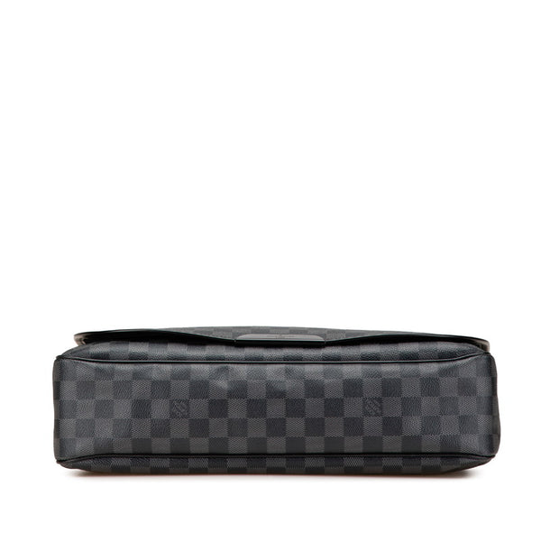 ルイ ヴィトン ダミエ グラフィット ダニエルMM 斜め掛け ショルダーバッグ N58029 ブラック PVC レザー メンズ LOUIS VUITTON 【中古】