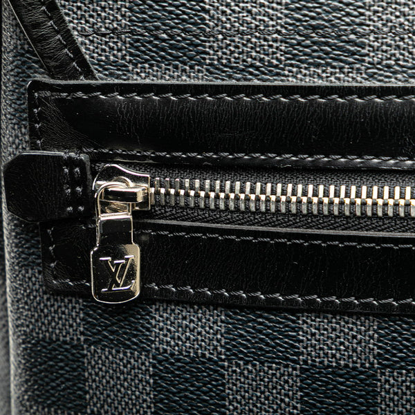 ルイ ヴィトン ダミエ グラフィット ダニエルMM 斜め掛け ショルダーバッグ N58029 ブラック PVC レザー メンズ LOUIS VUITTON 【中古】