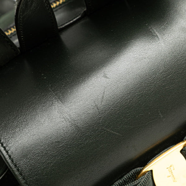 サルヴァトーレフェラガモ ヴァラリボン リュック バックパック グリーン レザー スエード レディース Salvatore Ferragamo 【中古】