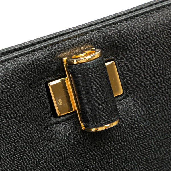 サルヴァトーレフェラガモ 斜め掛け チェーン ショルダーバッグ ブラック レザー レディース Salvatore Ferragamo 【中古】