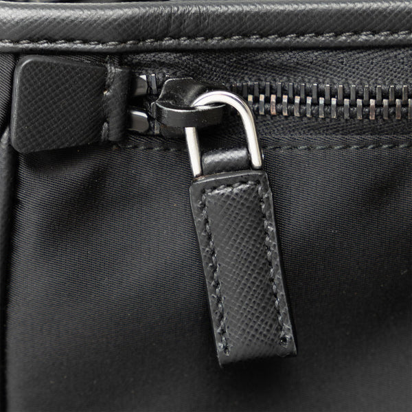 プラダ 三角ロゴプレート テスート 斜め掛け ショルダーバッグ V167 ブラック ナイロン レザー レディース PRADA 【中古】