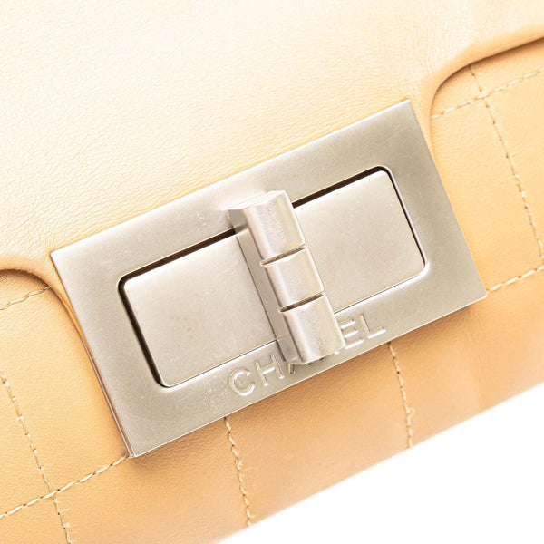 シャネル チョコバー 2.55 ワンショルダーバッグ ベージュ ラムスキン レディース CHANEL 【中古】