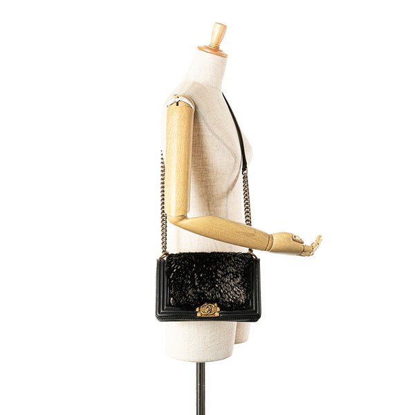 シャネル ココマーク ボーイシャネル25 斜め掛け チェーン ショルダーバッグ ブラック ラムスキン ファー レディース CHANEL 【中古】