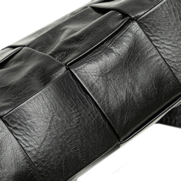 ボッテガヴェネタ イントレチャート ショルダーバッグ ブラック レザー レディース BOTTEGAVENETA 【中古】