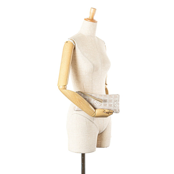 シャネル ニュートラベルライン ココマーク ポーチ ベージュ ホワイト キャンバス レディース CHANEL 【中古】