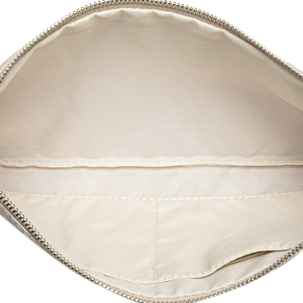 シャネル ニュートラベルライン ココマーク ポーチ ベージュ ホワイト キャンバス レディース CHANEL 【中古】