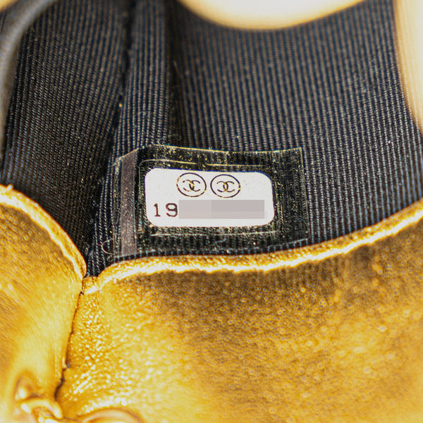 シャネル ココマーク チェーン 斜め掛け ショルダーバッグ フォンホルダー ポーチ ゴールド パテントレザー レディース CHANEL 【中古】