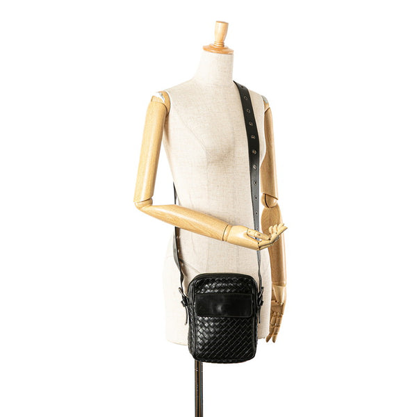 ボッテガヴェネタ イントレチャート 斜め掛け ショルダーバッグ ブラック レザー レディース BOTTEGAVENETA 【中古】