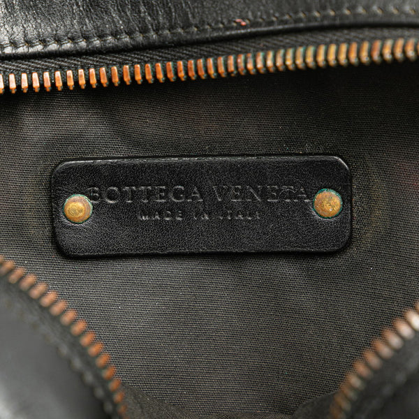 ボッテガヴェネタ イントレチャート 斜め掛け ショルダーバッグ ブラック レザー レディース BOTTEGAVENETA 【中古】