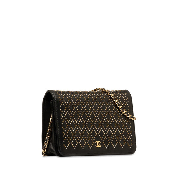 シャネル マトラッセ ココマーク スタッズ 長財布 チェーンウォレット ブラック ラムスキン レディース CHANEL 【中古】