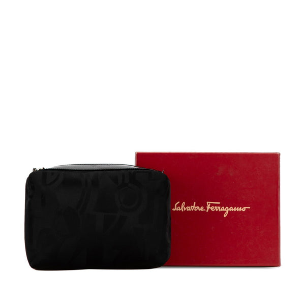 サルヴァトーレフェラガモ ポーチ ブラック ナイロン レザー レディース Salvatore Ferragamo 【中古】