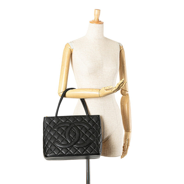 シャネル マトラッセ ココマーク 復刻トート トートバッグ A01804 ブラック レザー レディース CHANEL 【中古】
