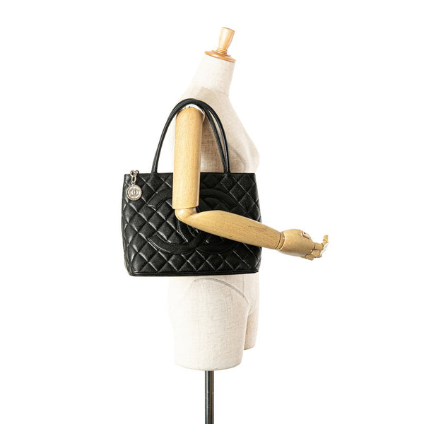 シャネル ココマーク マトラッセ 復刻トート トートバッグ ブラック キャビアスキン レディース CHANEL 【中古】