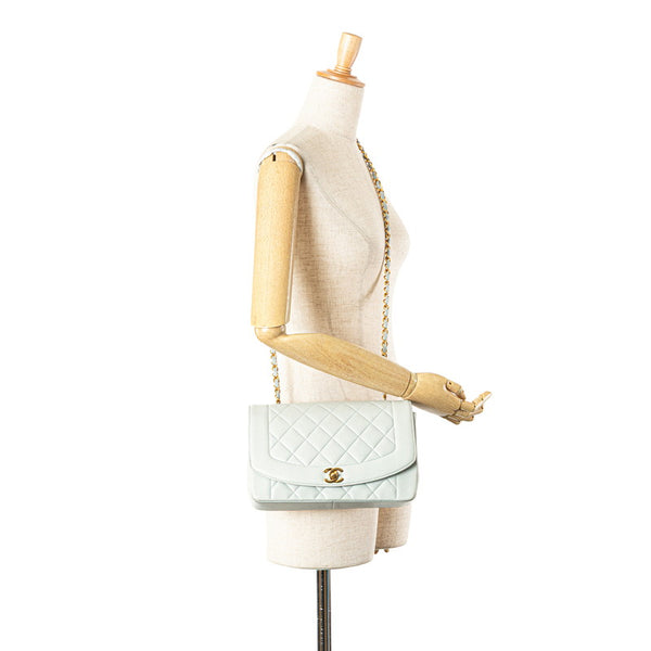 シャネル ダイアナ ココマーク 斜め掛け チェーン ショルダーバッグ ライトブルー ラムスキン レディース CHANEL 【中古】