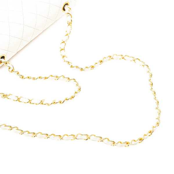 シャネル マトラッセ23 フルフラップ チェーンショルダーバッグ ホワイト ゴールド金具 ラムスキン レディース CHANEL 【中古】