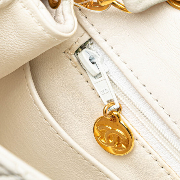 シャネル マトラッセ23 フルフラップ チェーンショルダーバッグ ホワイト ゴールド金具 ラムスキン レディース CHANEL 【中古】