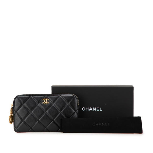 シャネル ココマーク ポーチ ブラック キャビアスキン レディース CHANEL 【中古】