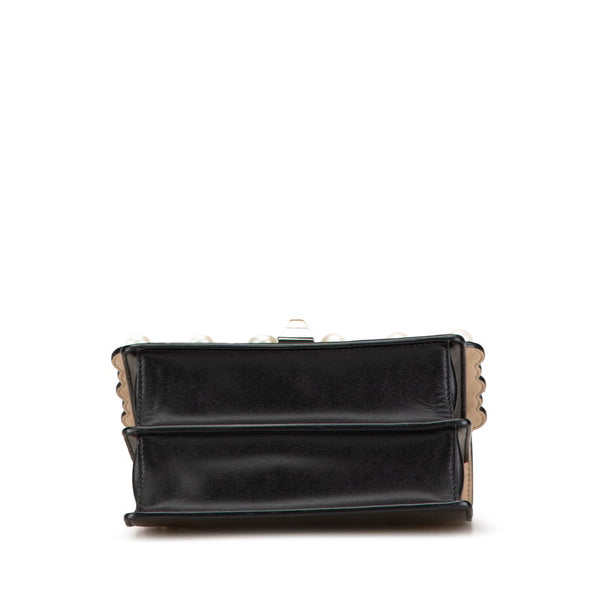 フェンディ キャナイ ミニ パール チェーン ショルダーバッグ 8M0381 ブラック レザー レディース FENDI 【中古】