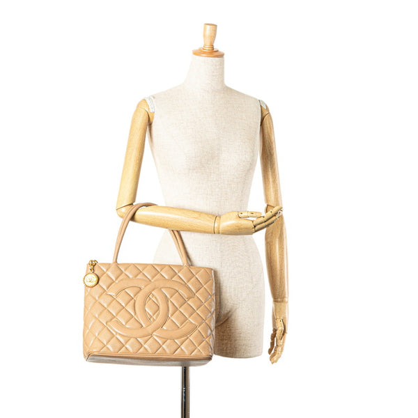 シャネル マトラッセ 復刻トート ココマーク トートバッグ ベージュ キャビアスキン レディース CHANEL 【中古】