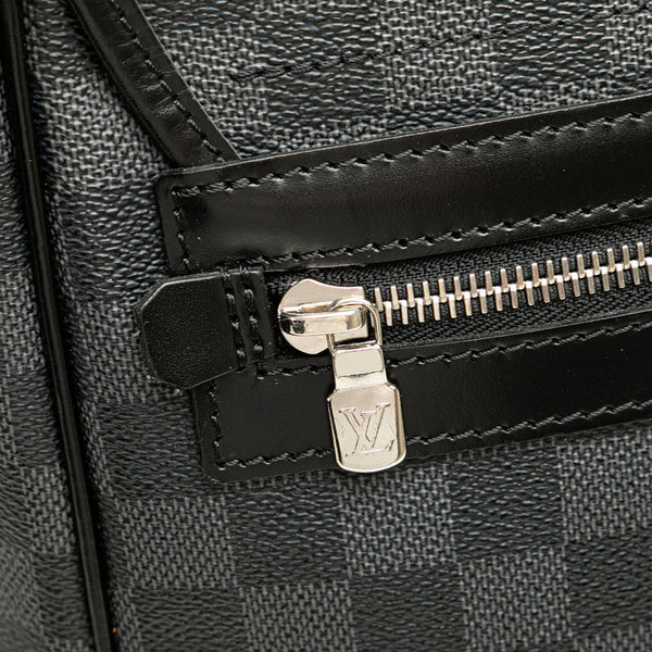 ルイ ヴィトン ダミエ グラフィット ダニエルMM 斜め掛け ショルダーバッグ N58029 ブラック PVC レザー メンズ LOUIS VUITTON 【中古】