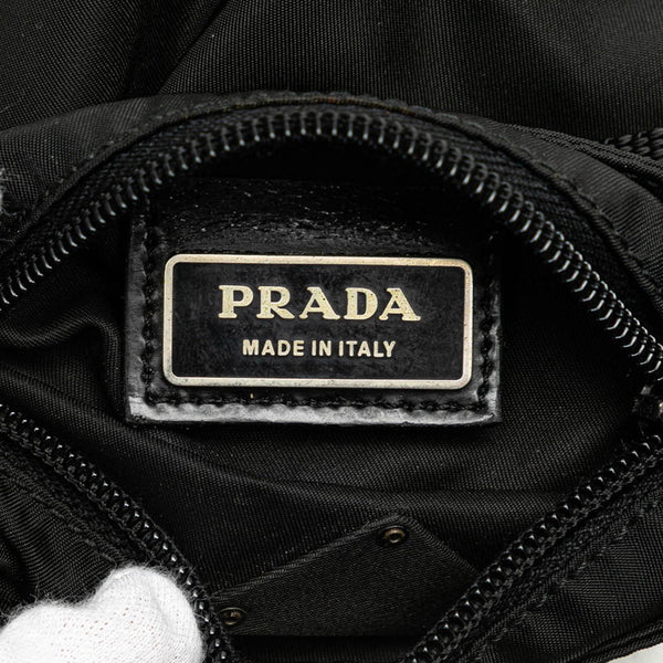 プラダ 三角ロゴプレート 斜め掛け ショルダーバッグ ブラック ナイロン レディース PRADA 【中古】