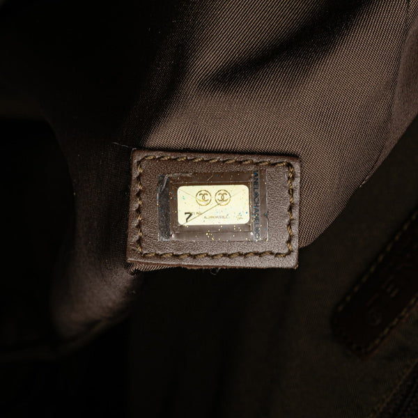 シャネル ニュートラベルライン トートGM トートバッグ カーキ ナイロン レザー レディース CHANEL 【中古】