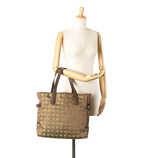 シャネル ニュートラベルライン トートGM トートバッグ カーキ ナイロン レザー レディース CHANEL 【中古】