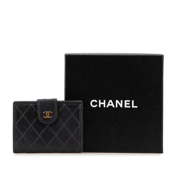 シャネル ワイルドステッチ ココマーク がま口 二つ折り財布 ブラック ラムスキン レディース CHANEL 【中古】