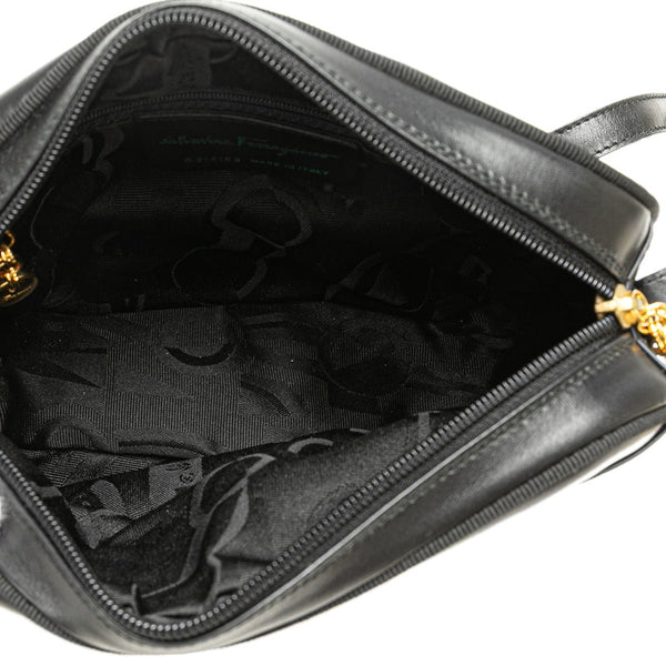 サルヴァトーレフェラガモ ヴァラ 斜め掛け ショルダーバッグ A214183 ブラック レザー レディース Salvatore Ferragamo 【中古】