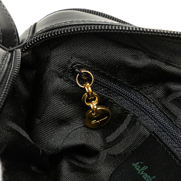 サルヴァトーレフェラガモ ヴァラ 斜め掛け ショルダーバッグ A214183 ブラック レザー レディース Salvatore Ferragamo 【中古】