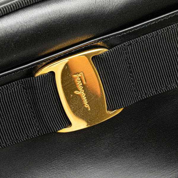 サルヴァトーレフェラガモ ヴァラ 斜め掛け ショルダーバッグ A214183 ブラック レザー レディース Salvatore Ferragamo 【中古】