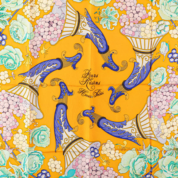 エルメス カレ90 FLEURS RAISINS 葡萄の花 スカーフ イエロー マルチカラー シルク レディース HERMES 【中古】