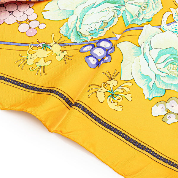 エルメス カレ90 FLEURS RAISINS 葡萄の花 スカーフ イエロー マルチカラー シルク レディース HERMES 【中古】