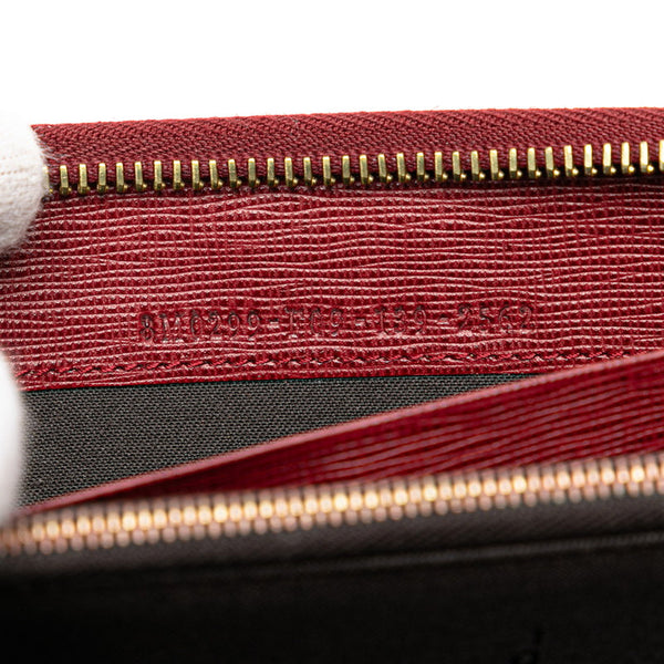フェンディ ロゴプレート ラウンドファスナー 長財布 8M0299 レッド PVC レザー レディース FENDI 【中古】