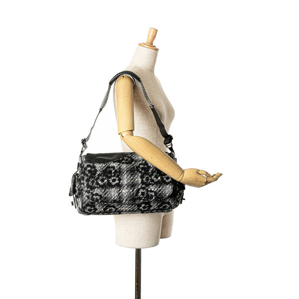 シャネル カメリア チェーン ショルダーバッグ グレー ブラック ツイード レザー レディース CHANEL 【中古】