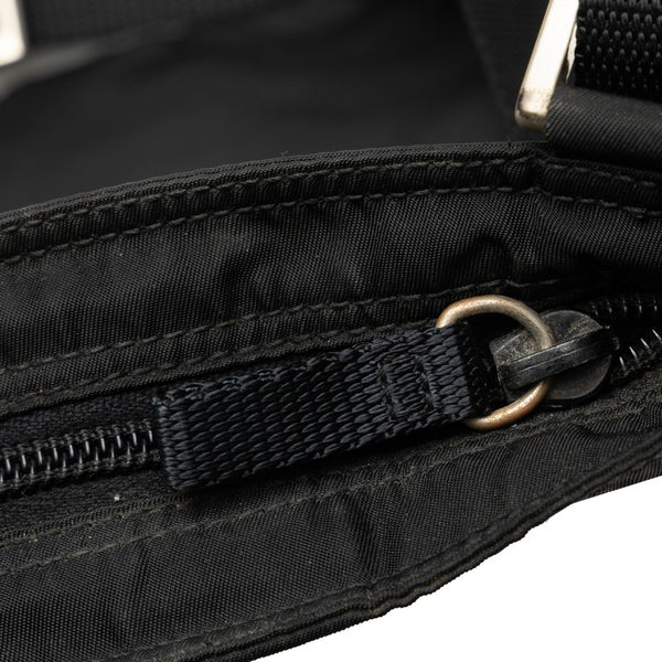 プラダ 三角ロゴプレート ショルダーバッグ ブラック ナイロン レディース PRADA 【中古】
