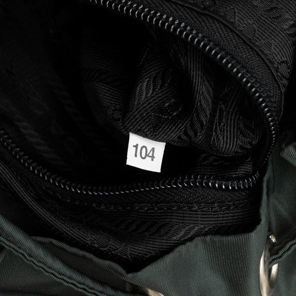プラダ 三角ロゴプレート リュック バックパック B6677F カーキグリーン ナイロン レザー レディース PRADA 【中古】