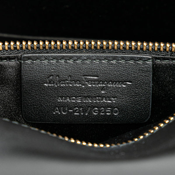 サルヴァトーレフェラガモ ヴァラリボン チェーン ショルダーバッグ ブラック サテン レザー レディース Salvatore Ferragamo 【中古】