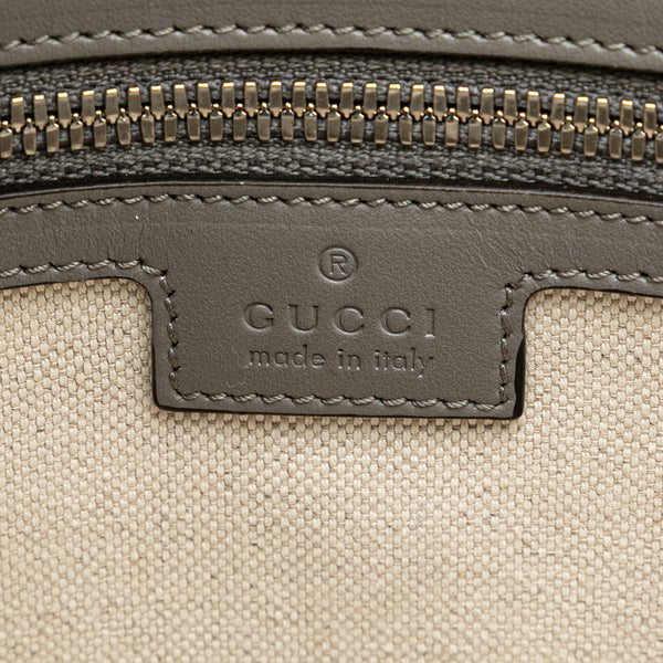 グッチ GGエンボス トートバッグ 700421 グレー PVC レザー レディース GUCCI 【中古】