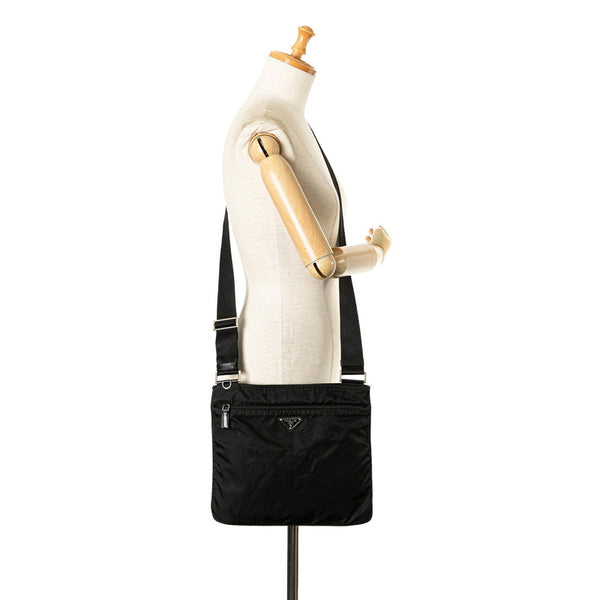 プラダ 三角ロゴプレート ショルダーバッグ ブラック ナイロン レディース PRADA 【中古】