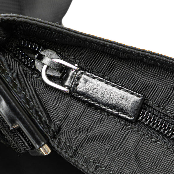 プラダ 三角ロゴプレート ショルダーバッグ ブラック ナイロン レディース PRADA 【中古】