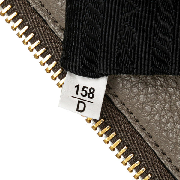 プラダ ロゴ 斜め掛け ショルダーバッグ 1BH050 エトーブ グレージュ レザー レディース PRADA 【中古】