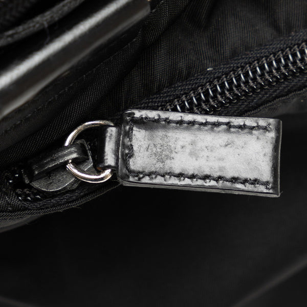 プラダ 三角ロゴプレート 斜め掛け ショルダーバッグ ブラック ナイロン レザー レディース PRADA 【中古】