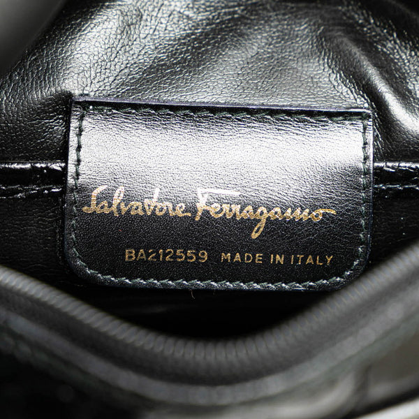 サルヴァトーレフェラガモ 型押し 斜め掛け ショルダーバッグ ブラック レザー レディース Salvatore Ferragamo 【中古】